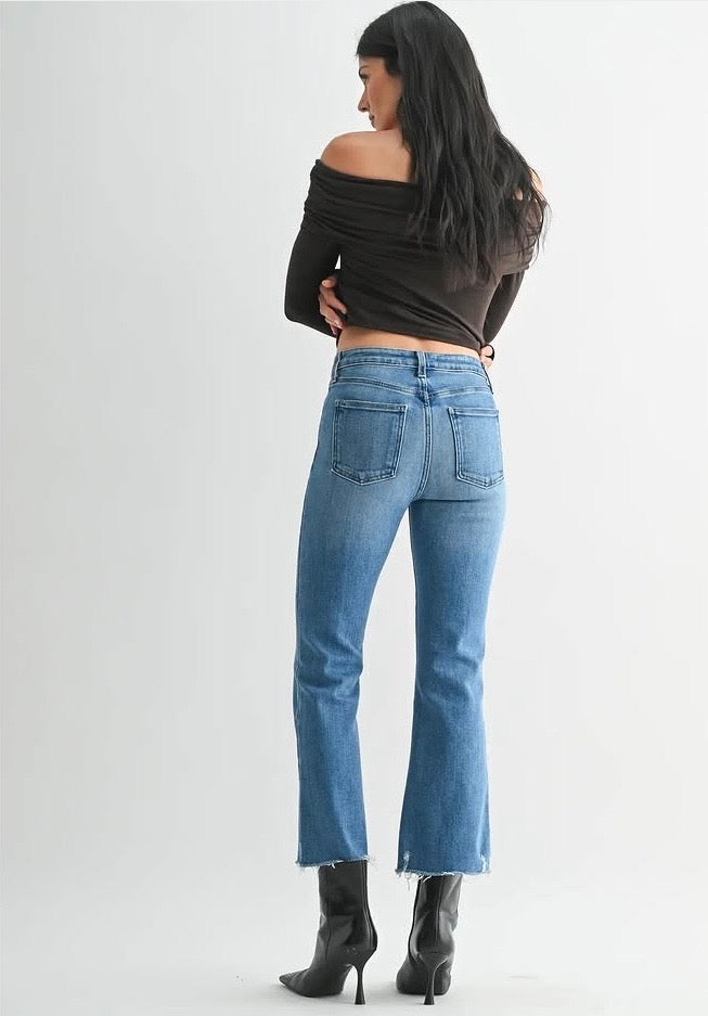 Soft Crop Jean w Distressed Hem
