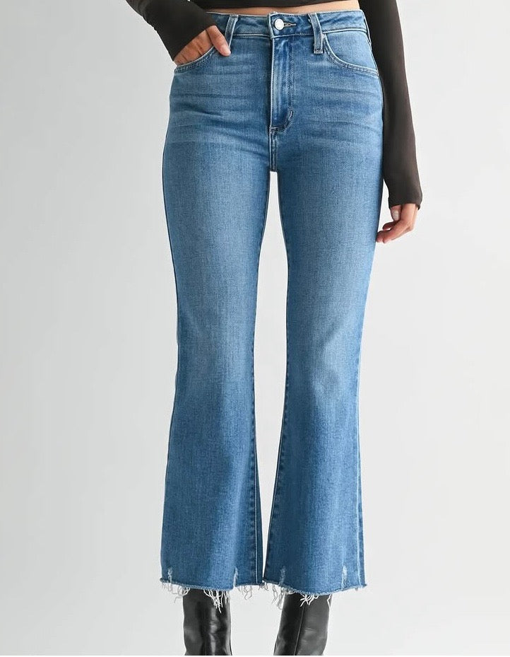 Soft Crop Jean w Distressed Hem