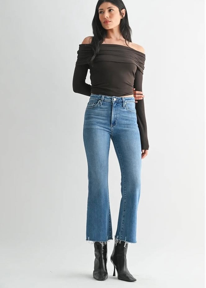 Soft Crop Jean w Distressed Hem